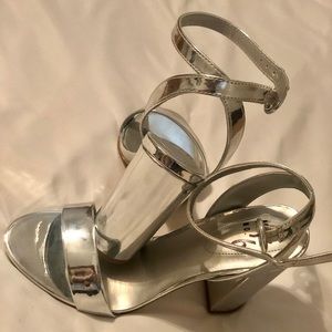 BrandNew Heels to Jazz up UR evening fashion look